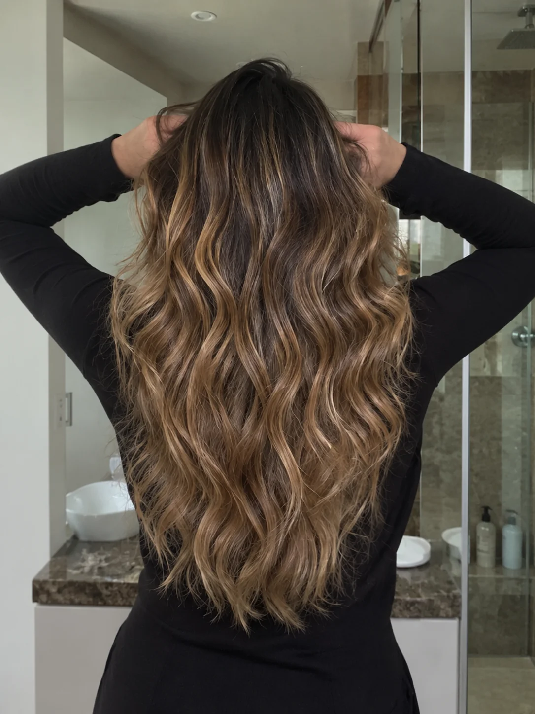 Cabello largo visto de espalda